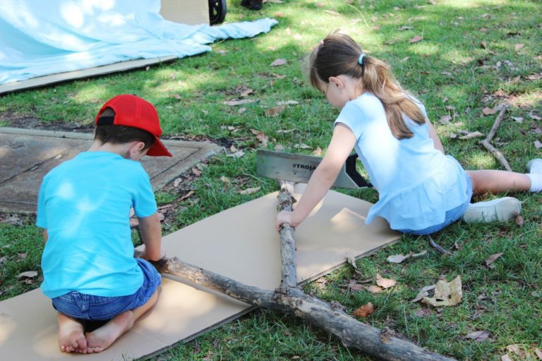 An investigation into the effect of play-based instruction on the development of play skills and oral language.