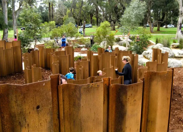 Maze ay Variety Place Park