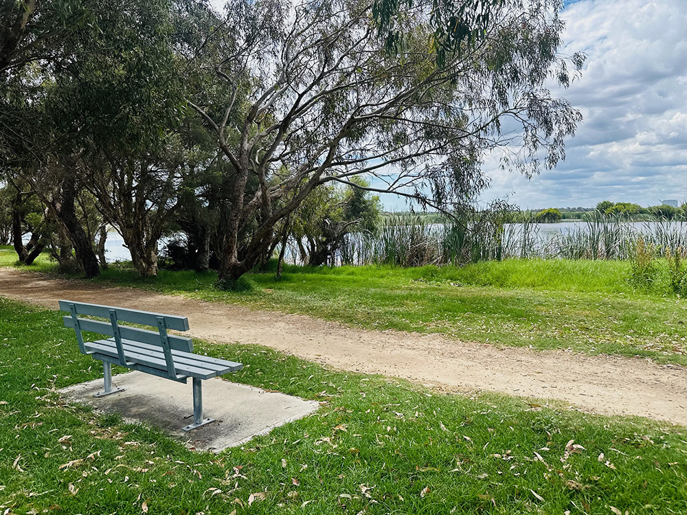 Herdsman Lake walk trail