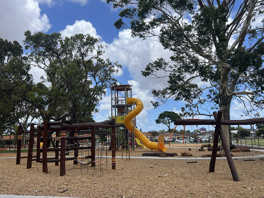 Maniana Park Playground Queens Park