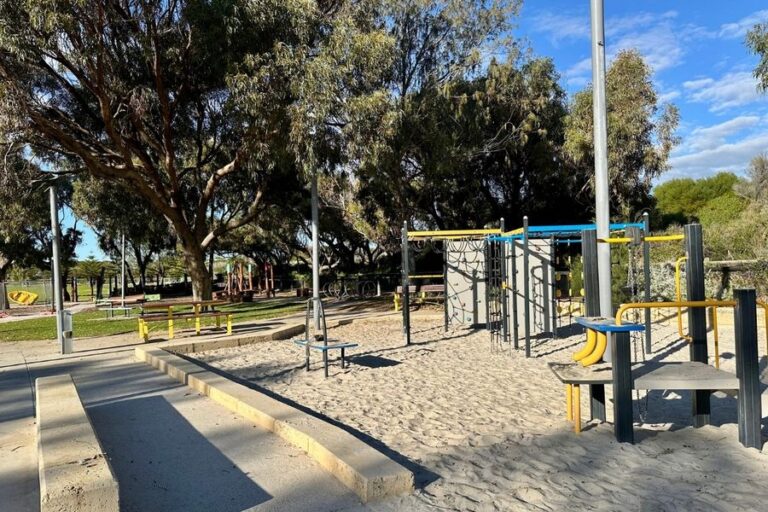 Whitfords Nodes Park