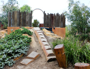 Woodbridge Riverside Park-log step to platform