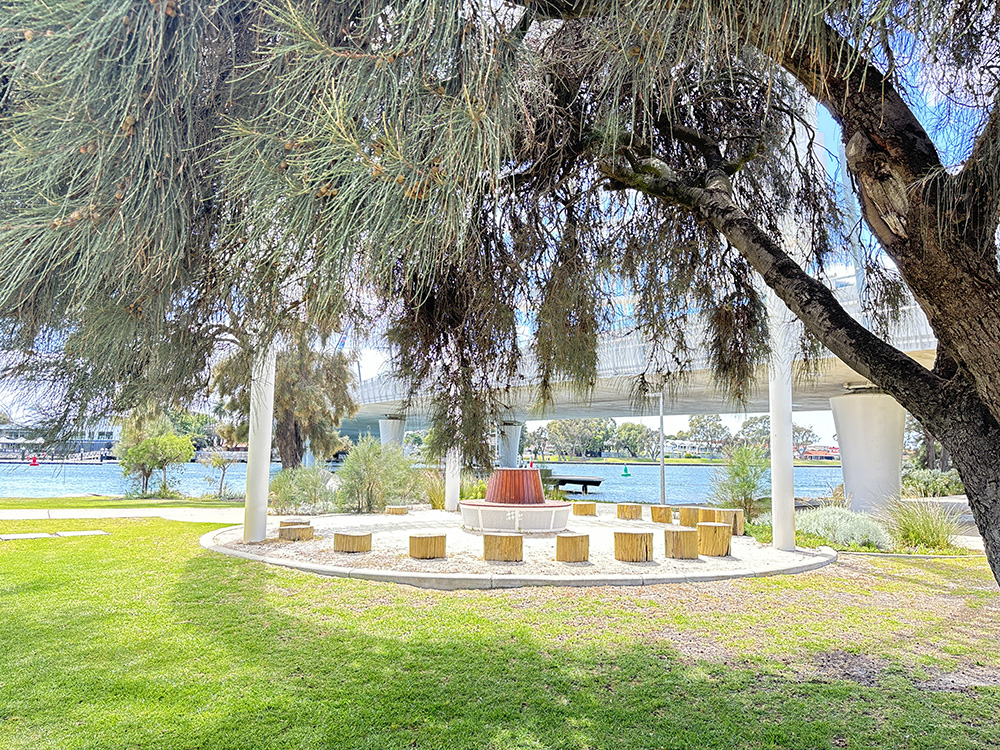 Koolaanga Waabiny Western Foreshore Mandurah seating areas