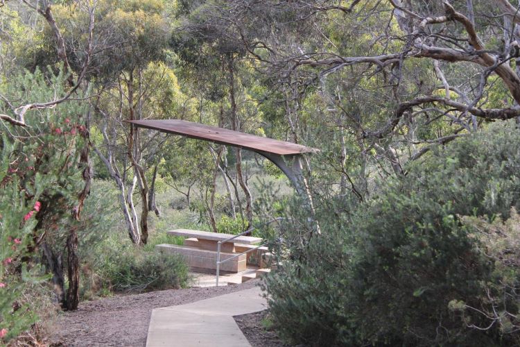 Mundy-Regional-Park_Picnic-table_DBCA_Jacki-Baxter
