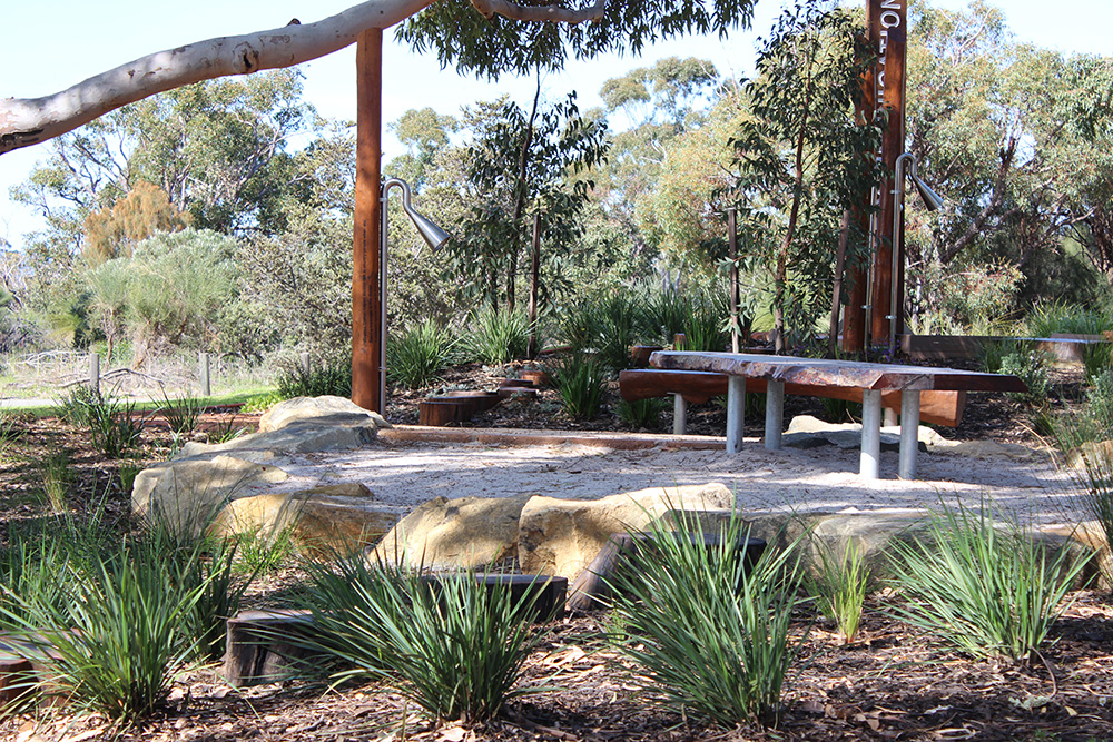 Yagan Mia Wireless Hill_bench