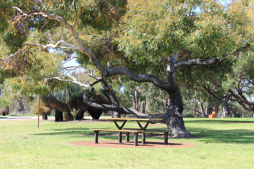 Yagan Mia Wireless Hill_seating