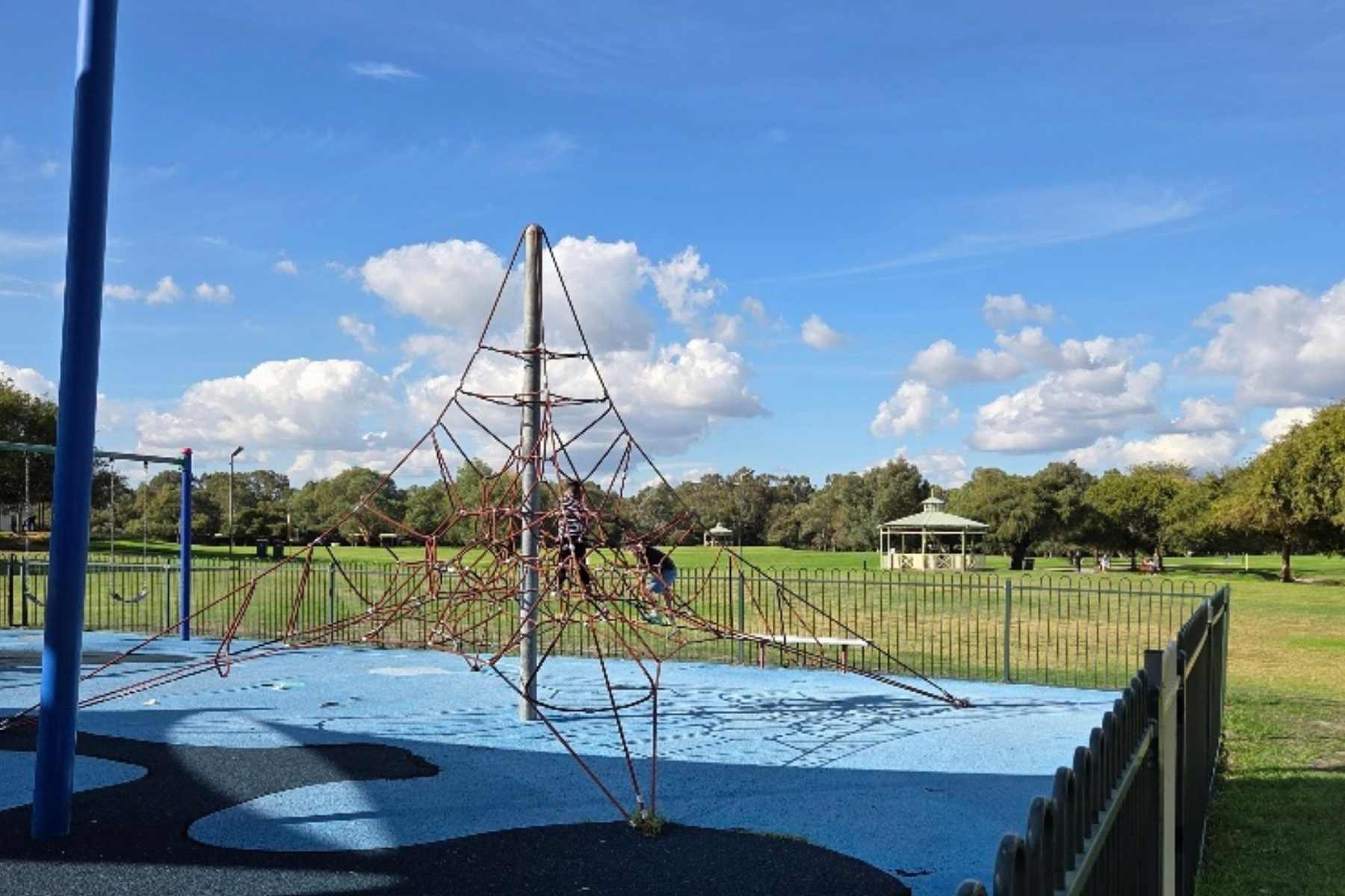 Riverside Gardens Climbing Frame